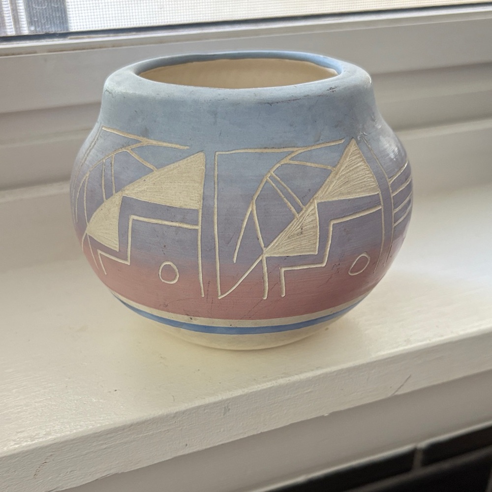 Southwest vintage Pueblo Clay Pot